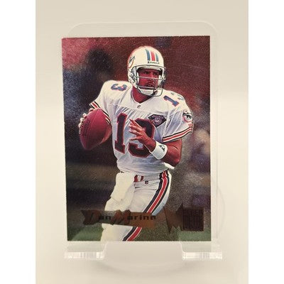 1995 Fleer Metal Dan Marino [Base] trading card, front